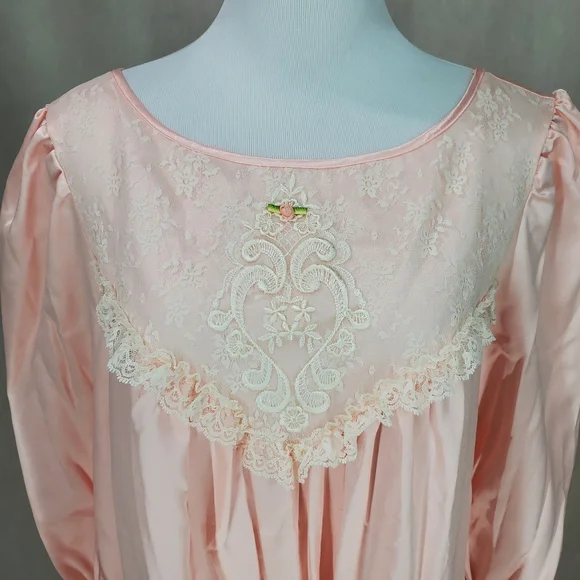 Vintage Lucie Ann II Made in the USA Satin Flannel Lined Lace Nightgown SZ M NWT